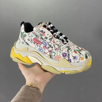 靴 681068 UL110 8461 スーパーコピー